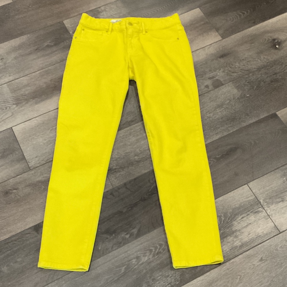 GAP 1969 Women's Cropped Jeans in Bright Yellow